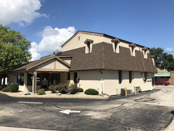 252 E Washington St, East Peoria, IL 61611